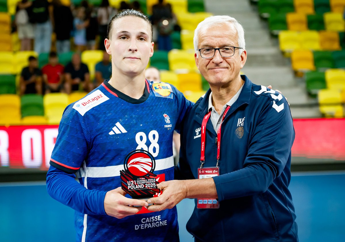 Retour en images sur la belle victoire de nos Bleus face à la Roumanie (40-33) lors du dernier match du tour principal 📸

#BleuetFier