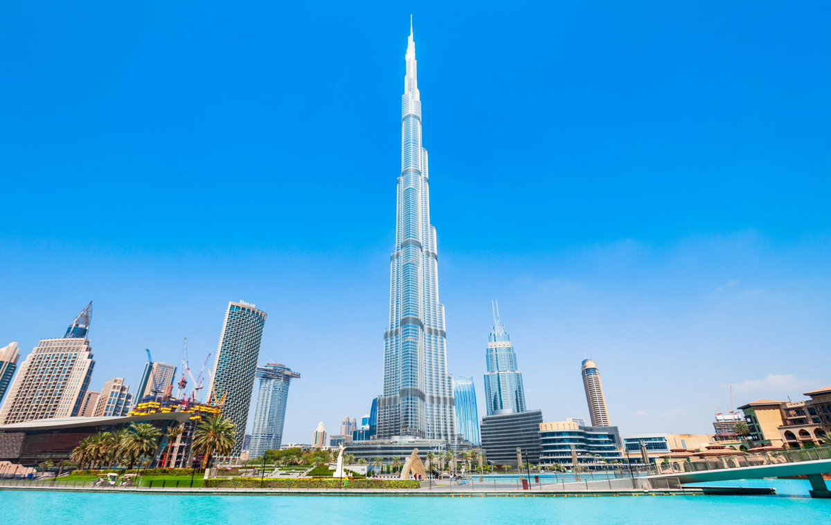 TheTech_Builder's tweet image. 🏢 Did you know? The Burj Khalifa sways nearly 2 meters at the top during strong winds 🌬️
Its “buttressed core” design reduces motion and distributes load.
#SkyscraperDesign #StructuralLogic #BuildFacts