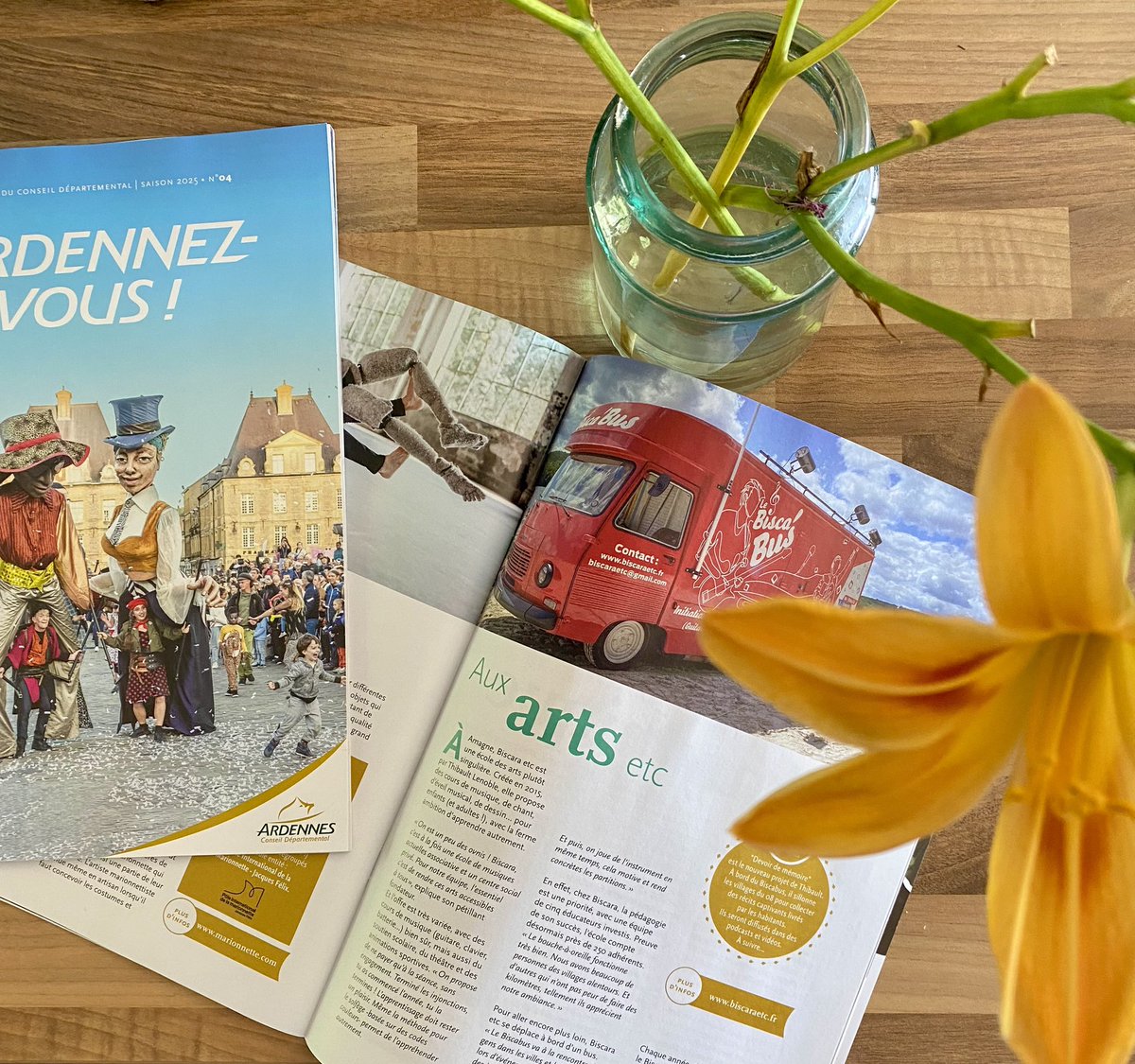 Immense fierté que d’être mis en avant par le magnifique magazine Ardennez-vous

A l’aube des 10 ans de Biscara etc. C’est  une reconnaissance de toute cette énergie dépensée dans l’animation de MON territoire. Être positionné au milieu de tout ces talents est un honneur ! MERCI