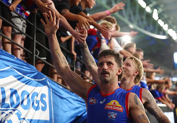 TheSaltyBulldog's tweet photo. 🗞️ The Western Bulldogs have indicated they will commit to re-signing Tom Liberatore in the coming months. 

Liberatore is also understood to be keen to extend his career for as long as possible. [@JoshGabelich]

📲 Follow @TheSaltyBulldog on Twitter https://t.co/qseBhWOBEg