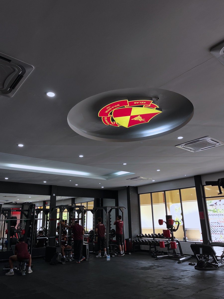 aidyjohan's tweet image. A lot of people still think esports is just gaming, makan, tidur, repeat. But behind the screen, it’s high pressure,mental fatigue, split second decisions.

If mind, body, &amp;amp; coordination don’t sync, it shows. That’s why strength, core, decision-making &amp;amp; hand-eye training matters.