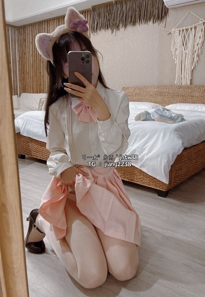 猜猜可馨有沒有穿內褲 
猜對的哥哥有驚喜哦
#點心轉推優先回復 
#免費抽取關注的粉絲哥哥打一炮 https://t.co/UjQeKPAFsY