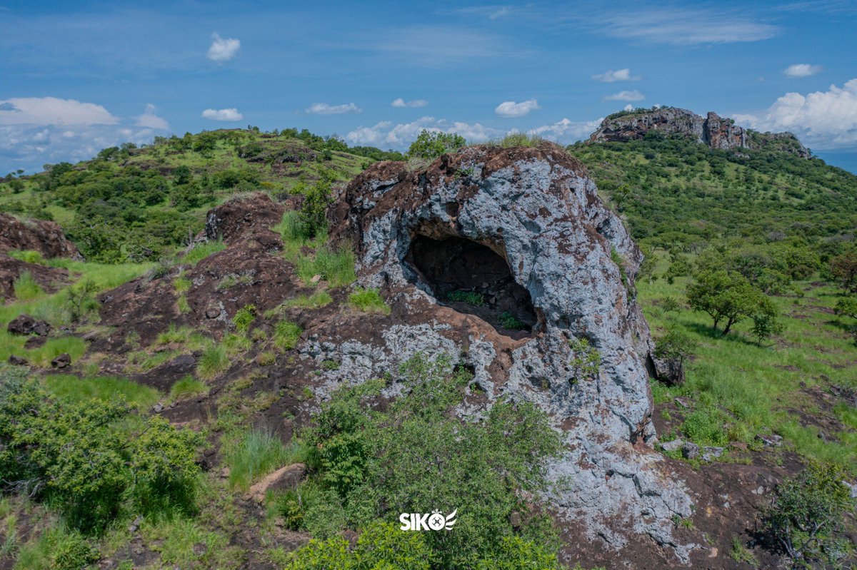 dickson_siko's tweet image. Nestled in the heart of Uganda’s untamed Karamoja region lies a hidden gem,the ancient Napedet Cave, tucked deep within the vast landscapes of Pian Upe Game Reserve. #SikoIsHere #DronesForGood #ExploreUganda
@ExploreUganda @MTWAUganda 
📸@SikoConsultsLtd