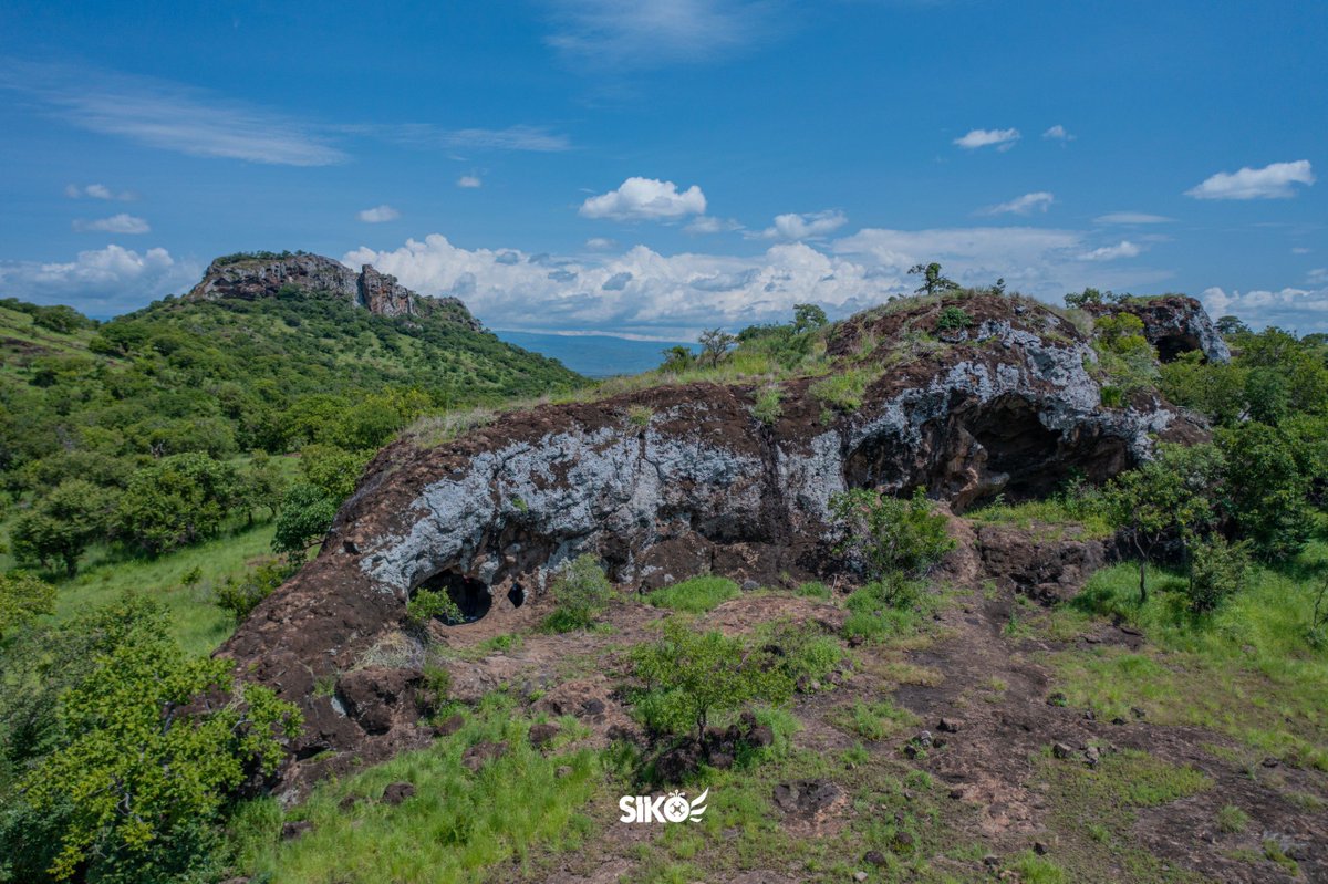 dickson_siko's tweet image. Nestled in the heart of Uganda’s untamed Karamoja region lies a hidden gem,the ancient Napedet Cave, tucked deep within the vast landscapes of Pian Upe Game Reserve. #SikoIsHere #DronesForGood #ExploreUganda
@ExploreUganda @MTWAUganda 
📸@SikoConsultsLtd