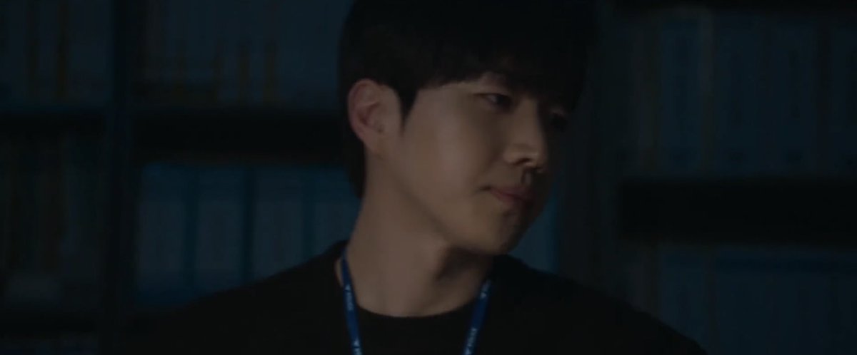 zznvrse's tweet photo. he find the report by sehyun is suspicious but junghyun refused to suspect her😭😭

#HunterWithAScalpel #HunterWithAScalpelEP7 https://t.co/d32KNQjtGM