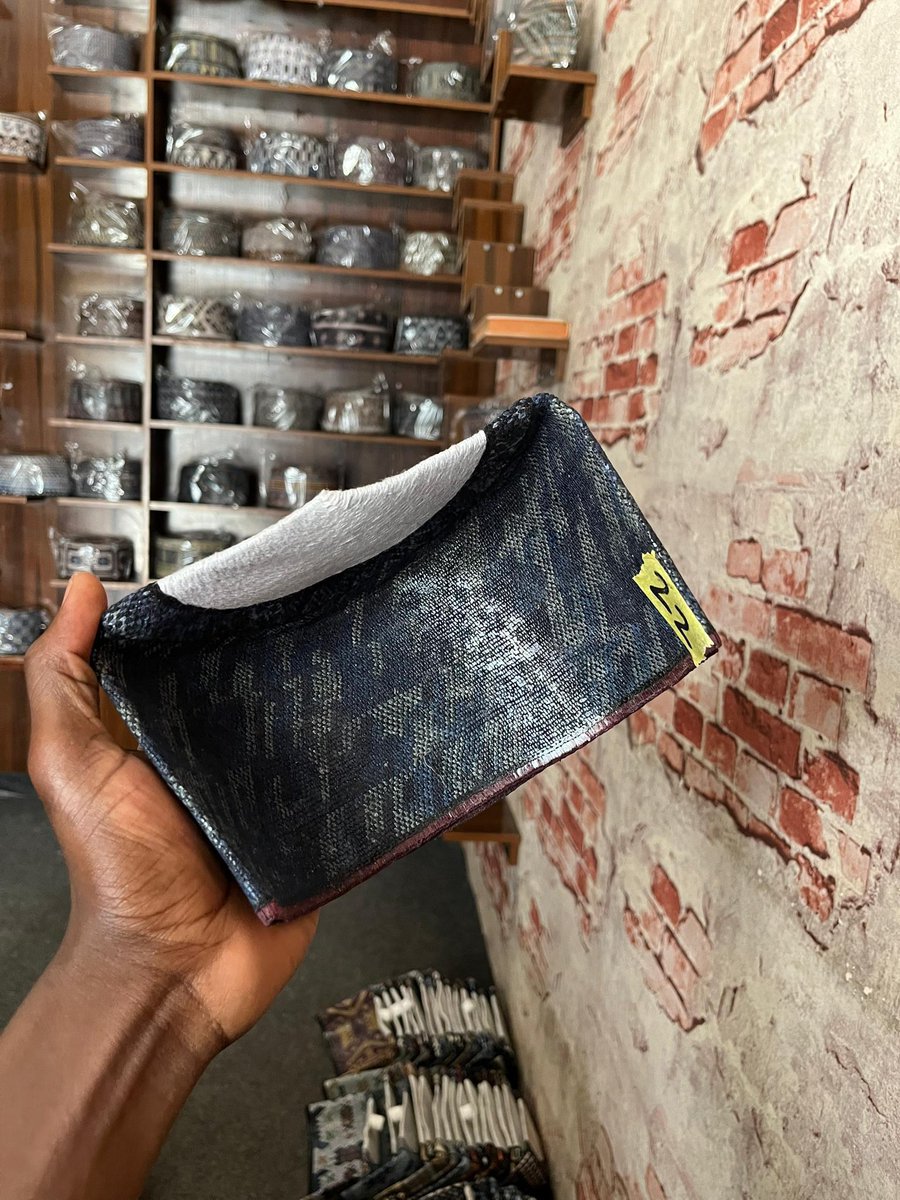 High-quality caps
🏷️25,000————30,000
📞07030586576
📍Damaturu, Yobe state 
🚚Nationwide delivery.