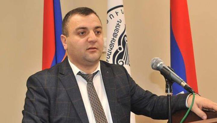 KarinaKarapety8's tweet image. #Armenia|n National Security Service officers detained #Artsakh MP David Galstyan.
#PoliticalRepression