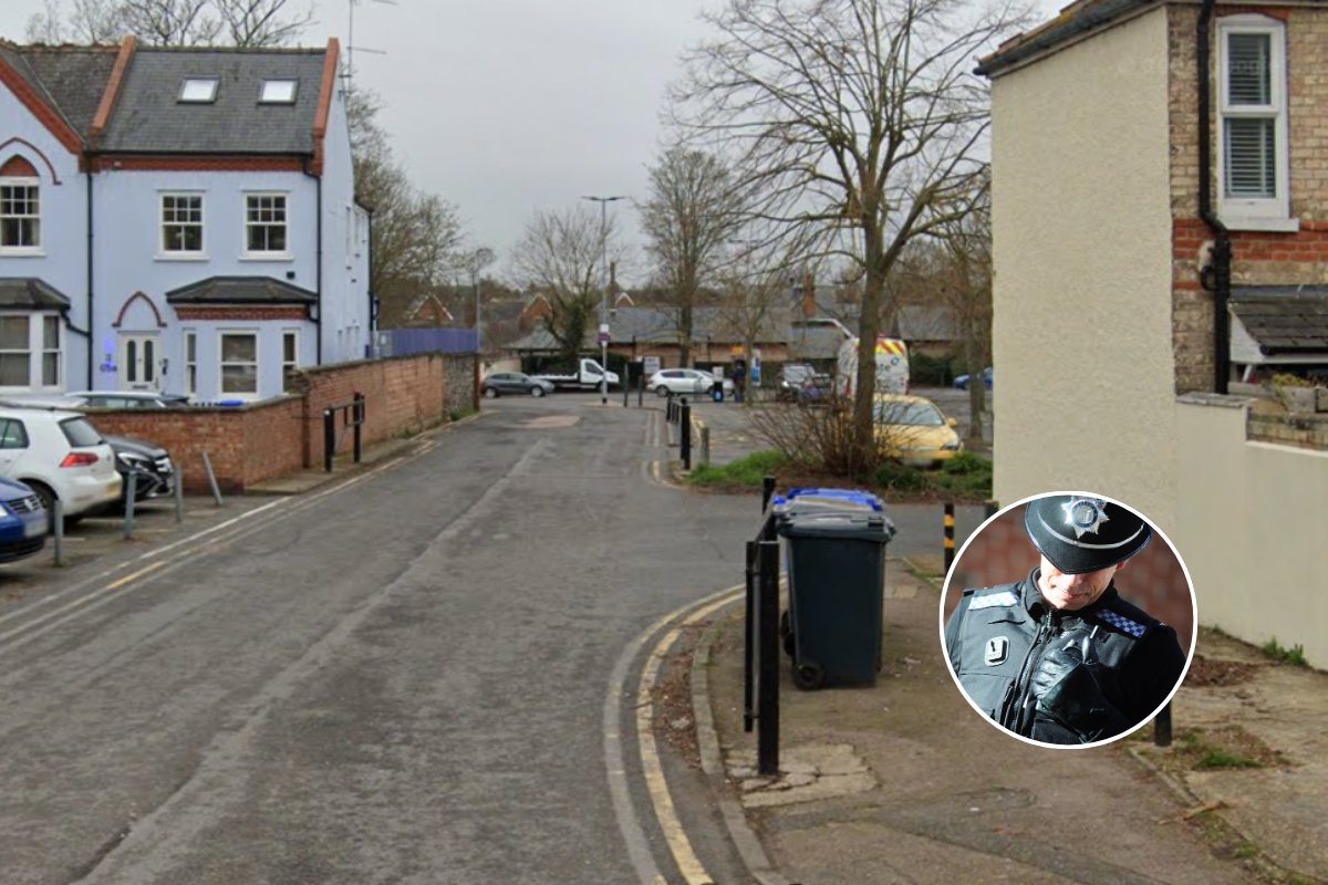 Please retweet, police rescue another dog from a hot car !!   #NEWMARKET #SUFFOLK #UK ☀️🔥🐶
A spokesperson for Suffolk police said: "Never leave a dog unattended in a hot car, even with the windows open or in the shade, as the temperature inside can quickly rise to dangerous