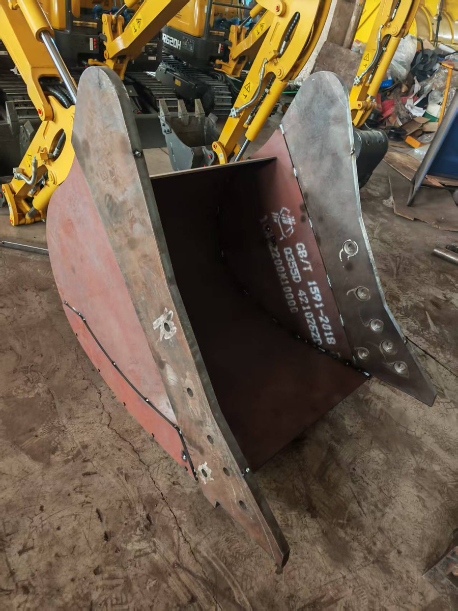 biscuiticegrape's tweet photo. 💐 Steady Production Underway! 💐 

The entire bucket is built using large single steel plates, carefully joined and assembled. 👍
📩：biscuitcornetto@rdattach.com
🌐：https://t.co/8v4JEX6xsi
#rockbucket #excavators #attachments #CAT320 #strengthsteel #RDATTACH #construction https://t.co/YoVl90b01C
