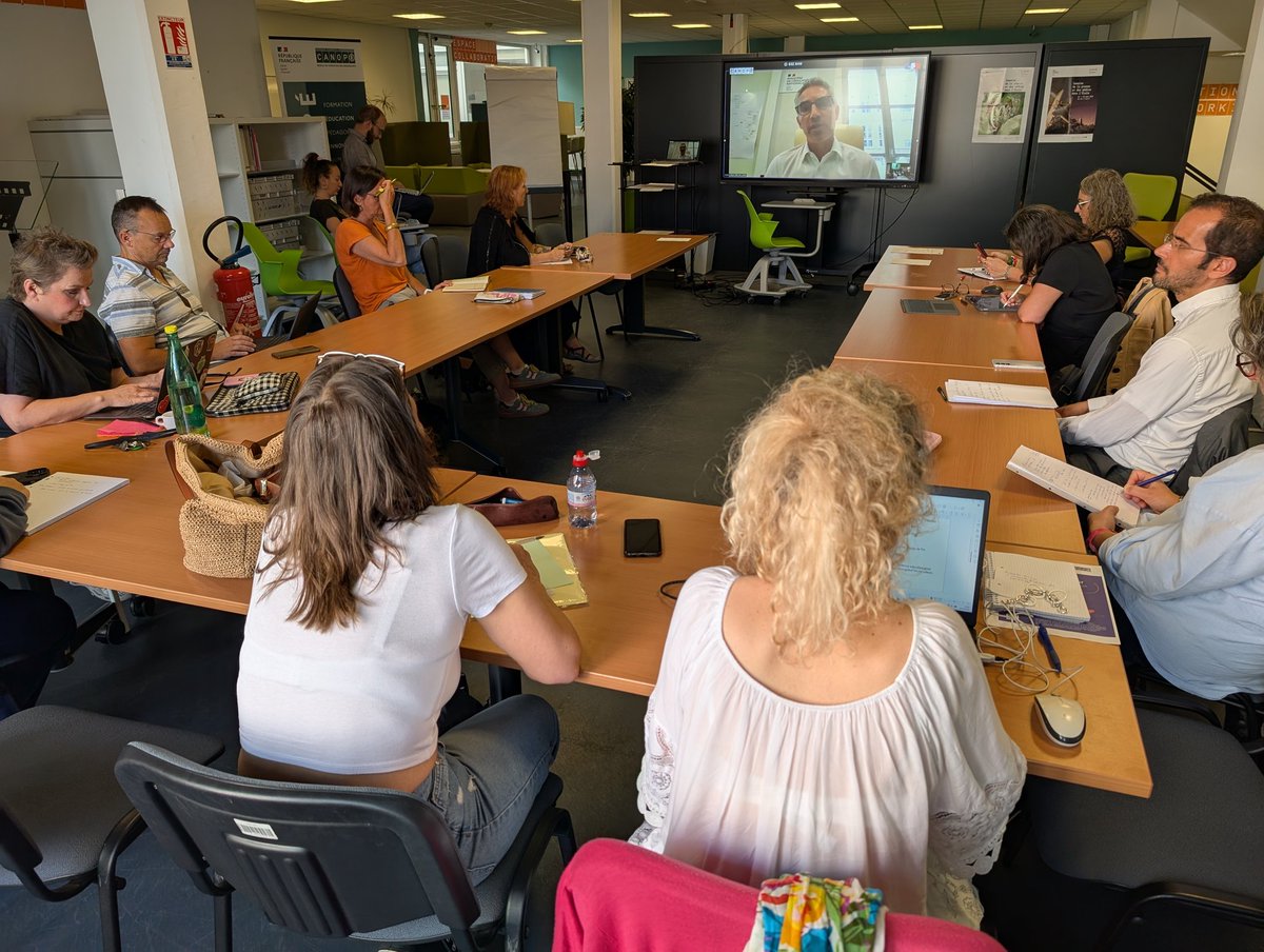 En direct de la Journée IA en éducation organisée à l'Atelier Canopé de Lille 🤖
<a href="/canope_DThdf/">Réseau Canopé 📍Hauts-de-France</a> 
<a href="/MisplonMuriel/">Muriel MISPLON</a>