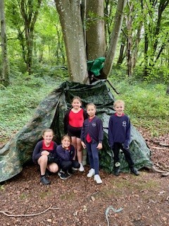 Ash class enjoyed den building at Porthkerry Park yesterday 3/5