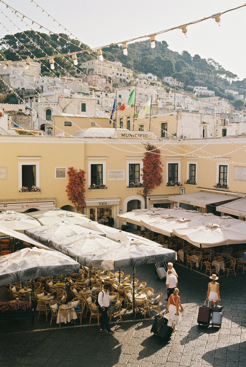 gokhankutluer's tweet image. Capri hatıraları 🎞️
#filmphotography #leicam6 #35mm #kodakgold200