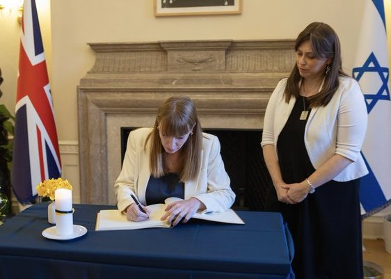 daveberkeleyuk's tweet image. Rayner being forced to write out "killing babies is self defence" 1000 times.