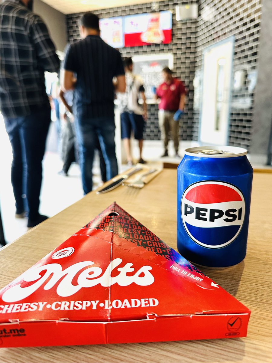 oscarcpjr's tweet photo. 1aed Pizza Hut Melts &amp; a drink…
Thank you Mashreq Bank!!! 🥳👍🤝
#Dxbdaddy #PizzaHutDubai #DubaiSummer2025 https://t.co/SJvbOm8DML