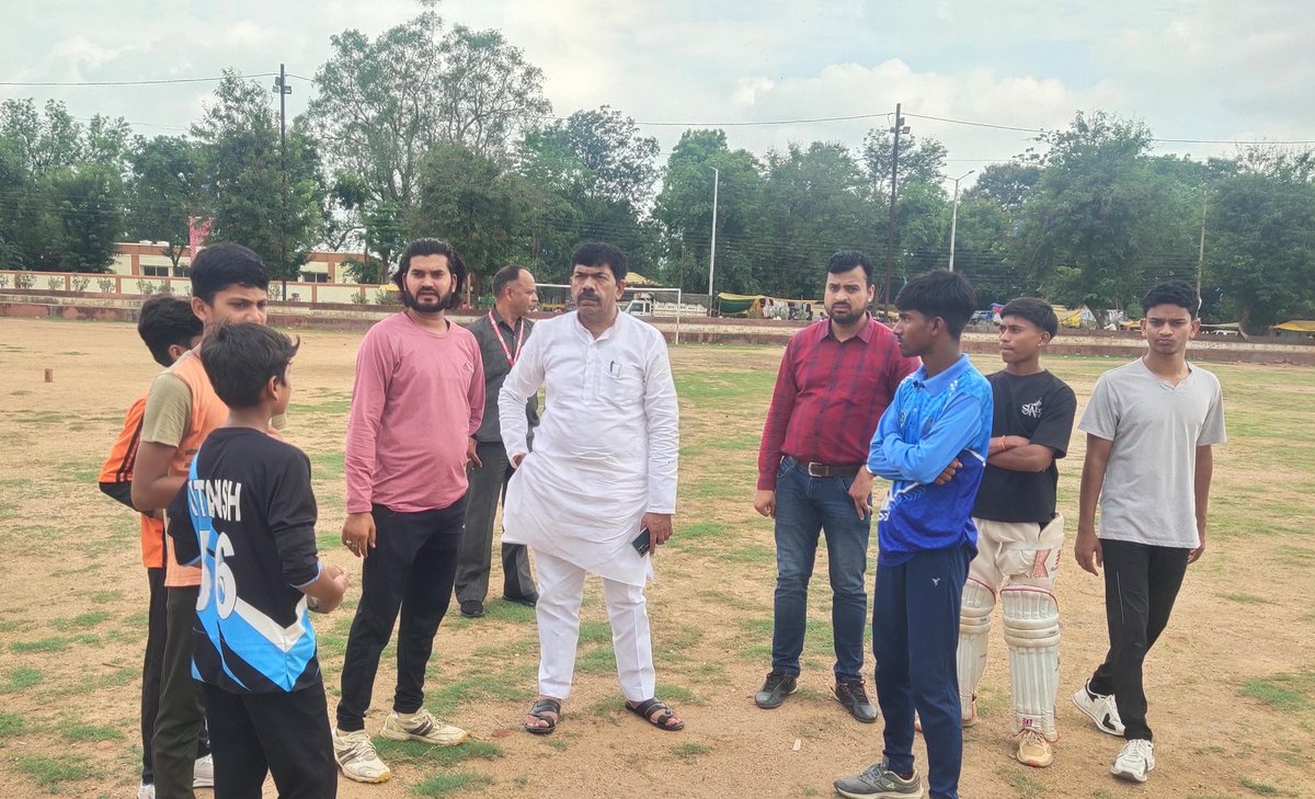 PradeepJGudda's tweet photo. आज नगर के सिवि�� क्लब मैदान में हो रहे निर्माण कार्यों का निरीक्षण किया। इस दौरान संबंधित अधिकारियों को निर्माण कार्य शीघ्र पूर्ण करने का निर्देश दिया। https://t.co/6qL7Crxyxu