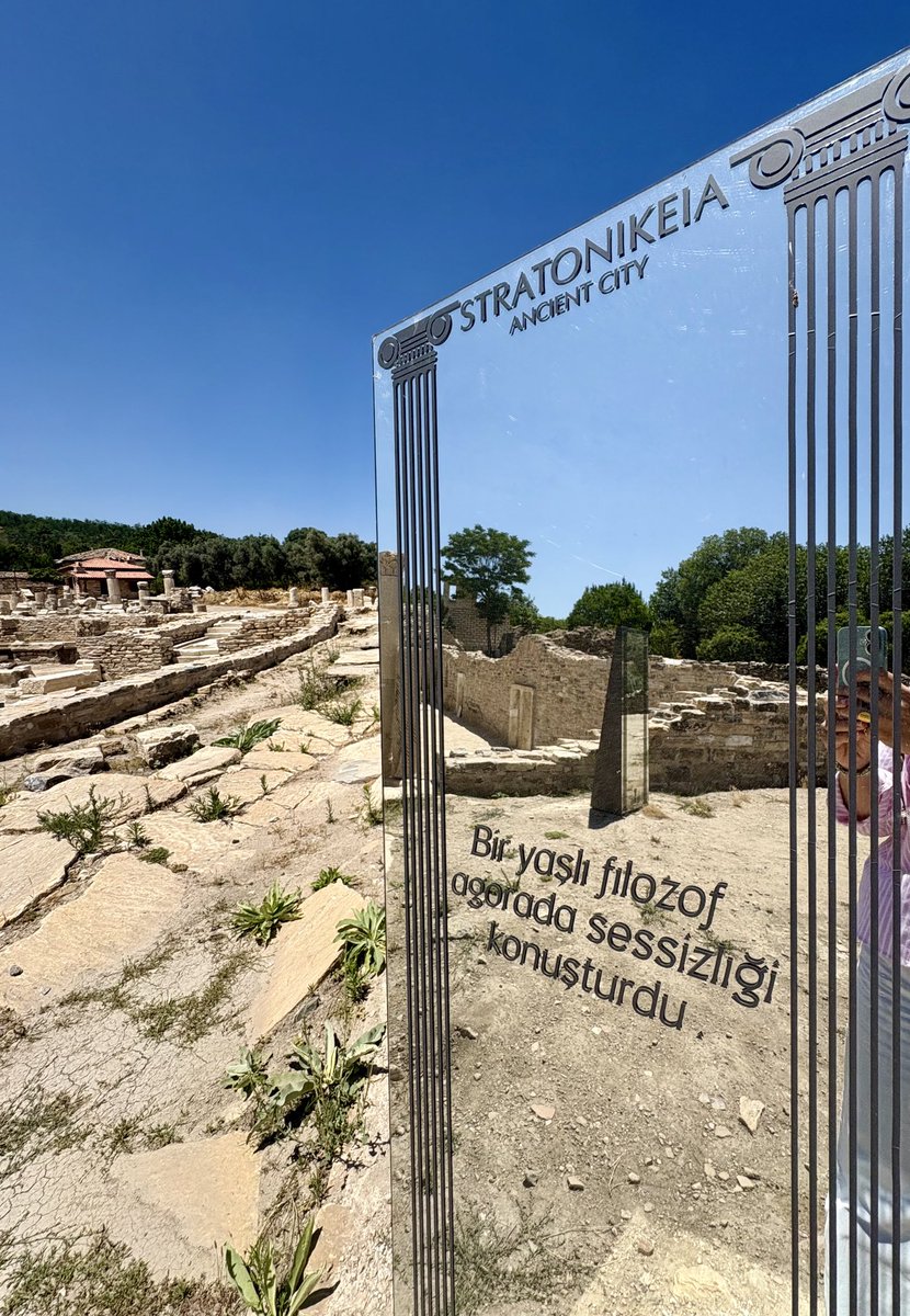 Bir yaşlı filozof agorada sessizliği konuşturdu 🏛️

Stratonikeia Antik Kenti 

<a href="/TCKulturTurizm/">T.C. Kültür ve Turizm Bakanlığı</a> <a href="/CultureMugla/">Muğla İl Kültür ve Turizm Müdürlüğü</a> <a href="/pauedutr/">Pamukkale Üniversitesi</a> <a href="/_Stratonikeia_/">Stratonikeia ve Lagina Kazısı</a> <a href="/BilalSogut/">Bilal Söğüt</a>