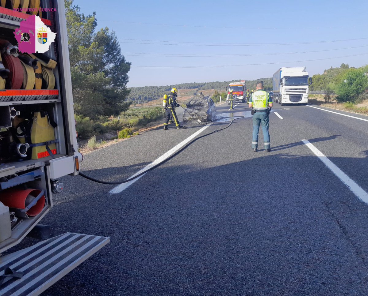Bomberos Diputación de Cuenca (@bomberosdcuenca) on Twitter photo #Incendio de vehículo en la autovía #A3 Km 232 , término municipal de #GrajaDeIniesta.
<a href="/guardiacivil/">Guardia Civil</a> en la intervención. #Incendio de vehículo en la autovía #A3 Km 232 , término municipal de #GrajaDeIniesta.
<a href="/guardiacivil/">Guardia Civil</a> en la intervención.