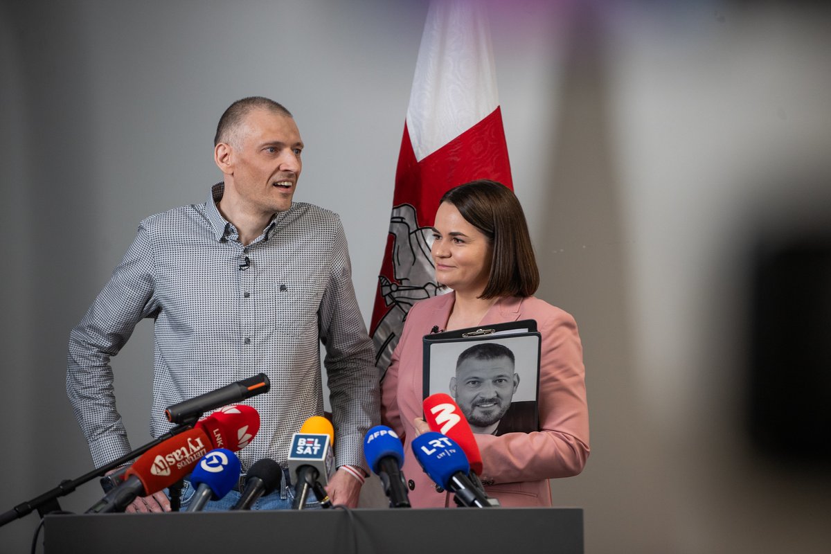 iSANS_CEE's tweet image. 14 political prisoners, including Tsikhanouski, freed after U.S. envoy visits Belarus; Lukashenka expects Russian 'Oreshnik' missiles. The latest iSANS Weekly Belarus Review is out. Read & subscribe: isans.org/analysis/belar…
🔹Prisoner release: Following the visit of U.S. Special…