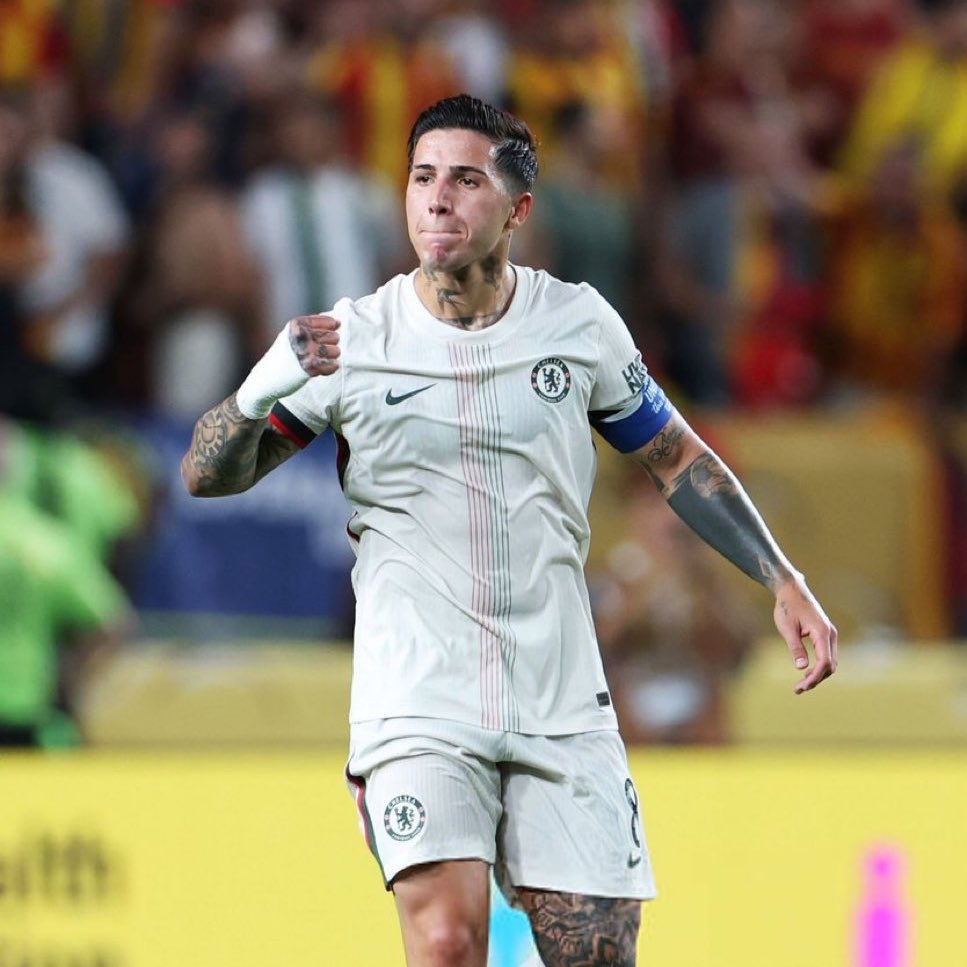 🇦🇷⭐️ | 𝐄𝐧𝐳𝐨 𝐅𝐞𝐫𝐧𝐚́𝐧𝐝𝐞𝐳 (𝟐𝟒) vs Espérance [#FIFACWC]

• 2 Assists
• 92% Pass Accuracy 
• 54 Passes Completed 
• 2 Key Passes
• 2 Big Chances Created 
• 100% Successful Take-Ons
• 3/7 Ground Duels Won
• 1 Tackle

𝟏𝟖 𝐀𝐒𝐒𝐈𝐒𝐓𝐒 𝐓𝐇𝐈𝐒 𝐒𝐄𝐀𝐒𝐎𝐍.