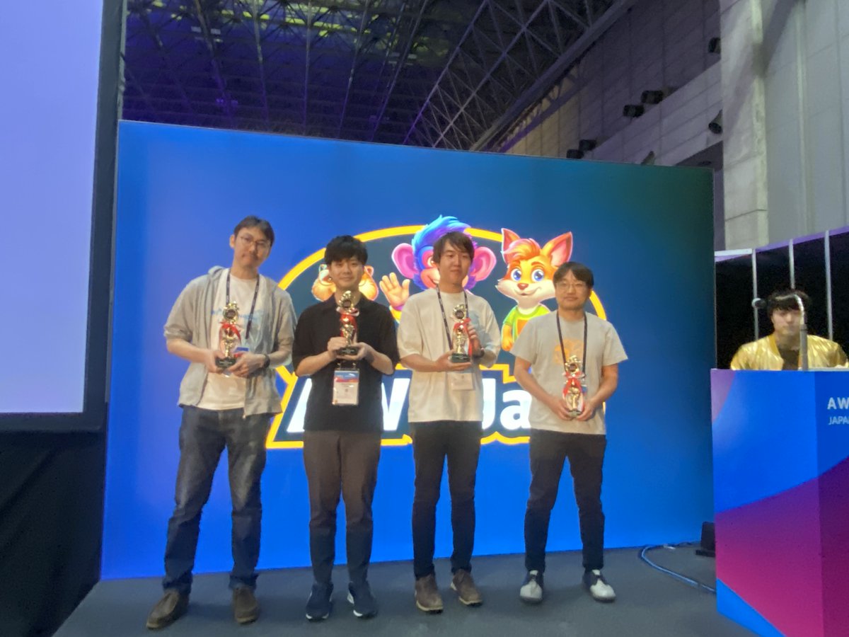 awscloud_jp's tweet image. 🏆AWS Jam 優勝チーム決定！

課題解決型ハンズオン AWS Jam では熱戦が繰り広げられました🔥

激戦の結果、優勝チームは「Bed6」！
おめでとうございます🎊

上位3組の皆さんを📷
素晴らしいパフォーマンスを見せくれた各チームの皆さま、お疲れ様でした👏
 #AWSSummit