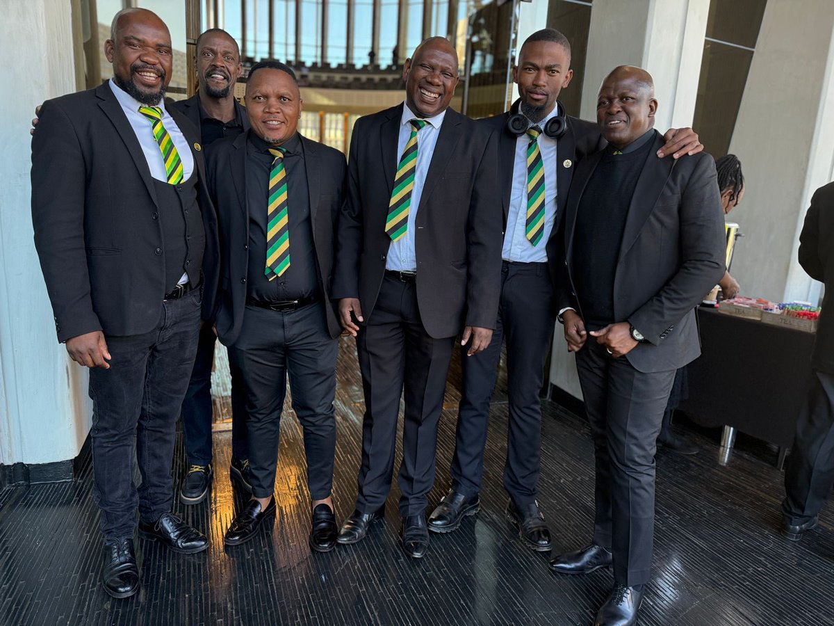 COCmarema's tweet photo. This morning, the Johannesburg Legislature paused to mourn the untimely passing of ANC Councillor Thulani Buthelezi of Ward 130, Soweto. With heavy hearts, the Speaker of Council, Cllr Nobuhle Mthembu, proceeded to convene the 31st Ordinary Council Meeting of the @CityofJoburgZA https://t.co/dHk6L4WNLd