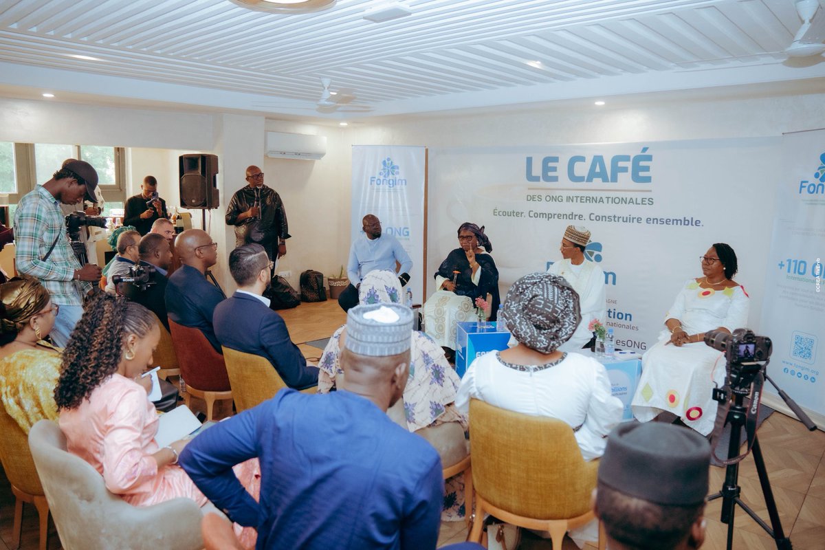 DouNiangado's tweet photo. Un cadre magnifique, des personnes engagées soucieuses de l’avenir et surtout des réponses pertinentes aux questions, le café du @FoNGIM_Mali aura tenu toutes ses promesses.
Un bel exercice de transparence comme il se doit.
#FONGIM #LeMaliEnAction #SolidariteInternationale https://t.co/oLp1c1e0j3