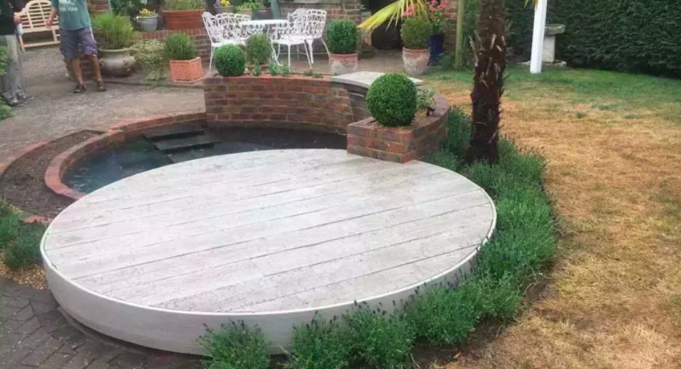 brymarts's tweet photo. At Brymarts #Landscapes, we can offer valuable design input, helping you choose the right layout, size &amp; shape for your #deck. We can also advise on railing styles, lighting &amp; other design elements. 

Get in touch if you require our #Decking Installer:
🌐https://t.co/cyyfA6l1oj https://t.co/7zSugpSP71