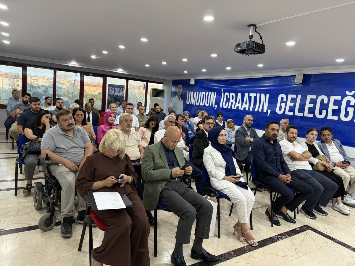 HasanErayÖZCAN (@hasanerayozcan1) on Twitter photo Haftalık Olağan Yönetim Kurulu Toplantımızı İlçe Başkanımız <a href="/KaradumanBaran/">Muhammed Baran KARADUMAN</a> Başkanlığında gerçekleştirdik.
Toplantımızın vesile olmasını temenni ederim.
<a href="/RTErdogan/">Recep Tayyip Erdoğan</a> <a href="/Akparti/">AK Parti</a>
<a href="/akcankaya/">AK PARTİ ÇANKAYA</a> <a href="/akcnkyteskilat/">AK Parti Çankaya Teşkilat Başkanlığı</a> Haftalık Olağan Yönetim Kurulu Toplantımızı İlçe Başkanımız <a href="/KaradumanBaran/">Muhammed Baran KARADUMAN</a> Başkanlığında gerçekleştirdik.
Toplantımızın vesile olmasını temenni ederim.
<a href="/RTErdogan/">Recep Tayyip Erdoğan</a> <a href="/Akparti/">AK Parti</a>
<a href="/akcankaya/">AK PARTİ ÇANKAYA</a> <a href="/akcnkyteskilat/">AK Parti Çankaya Teşkilat Başkanlığı</a>