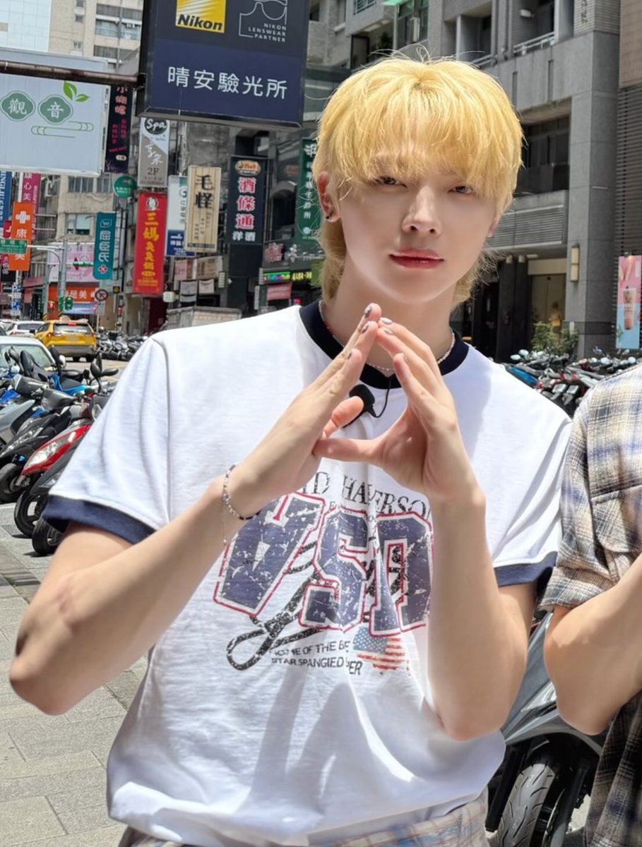 금발 너무 조하! 여름이랑 잘 어울랴~~