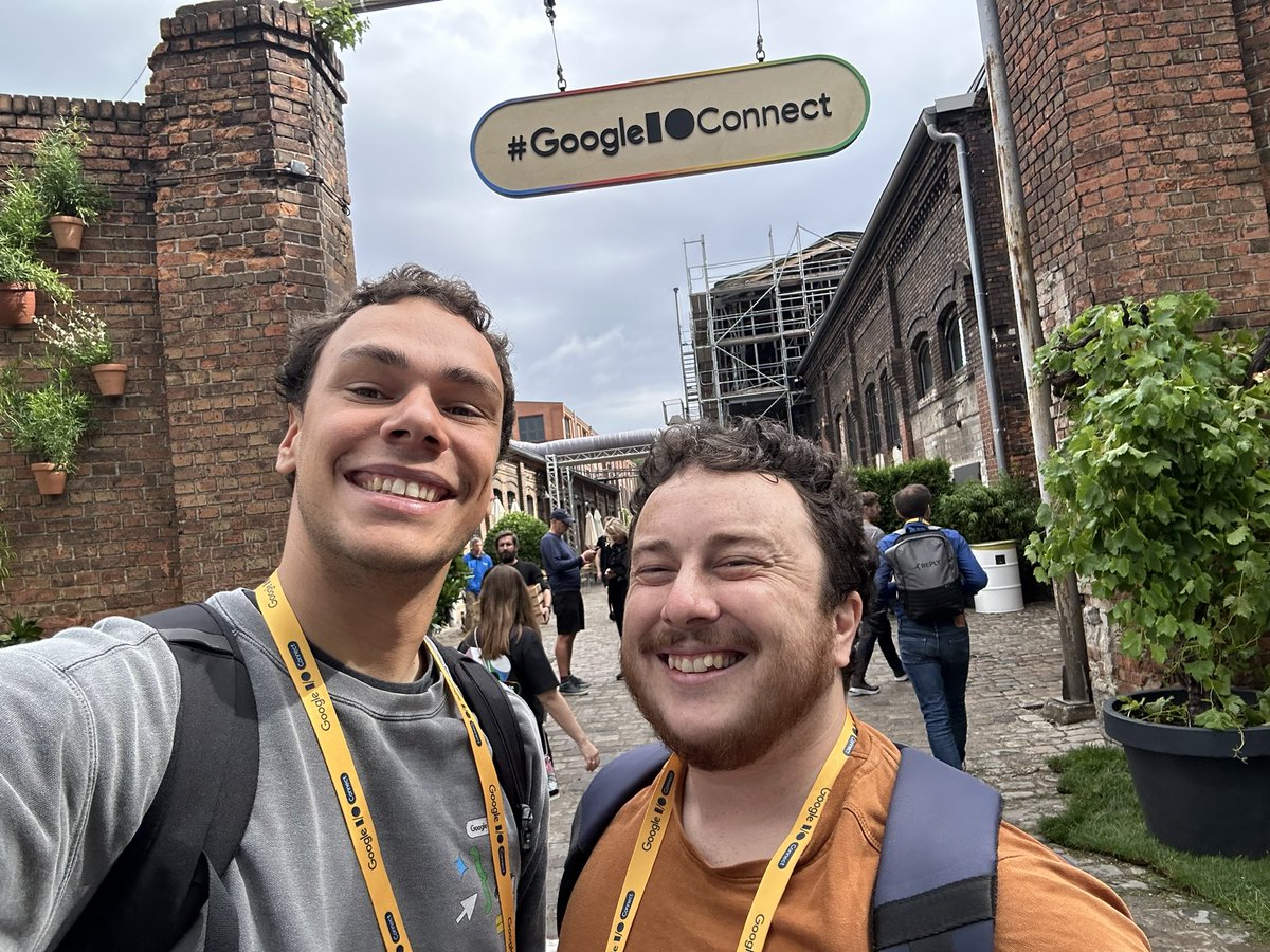 BeGuillaume's tweet image. In IO Connect in Berlin with @invertaseio team! Come and say hi 👋 (or Bonjour)