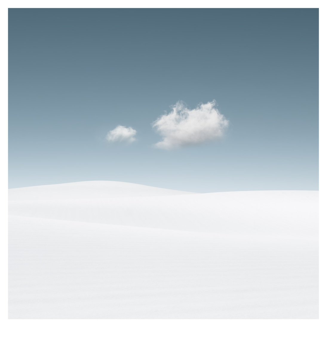 #東京フォトショ部
合成写真も悪くないでしょ?という話。
僕はフォトコラージュというジャンルを愛しているし誇張ではなく無限の可能性が秘められていると考えている。
一部古い界隈人たちは合成自体を頭ごなしに否定してくるが、この技法に興味のある方はそんな声など気にせずに挑戦してみてほしい。