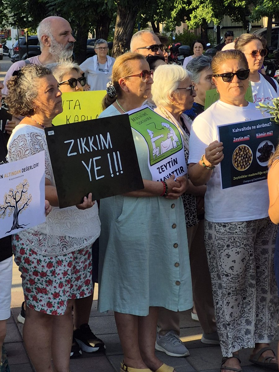 Dün bileşeni olduğumuz Ortaca Emek ve Demokrasi  Platformu  güçleriyle  torba yasa ya hayır, doğama, zeytinime dokunma  dedik...

#ToprağımızıVermiyoruz