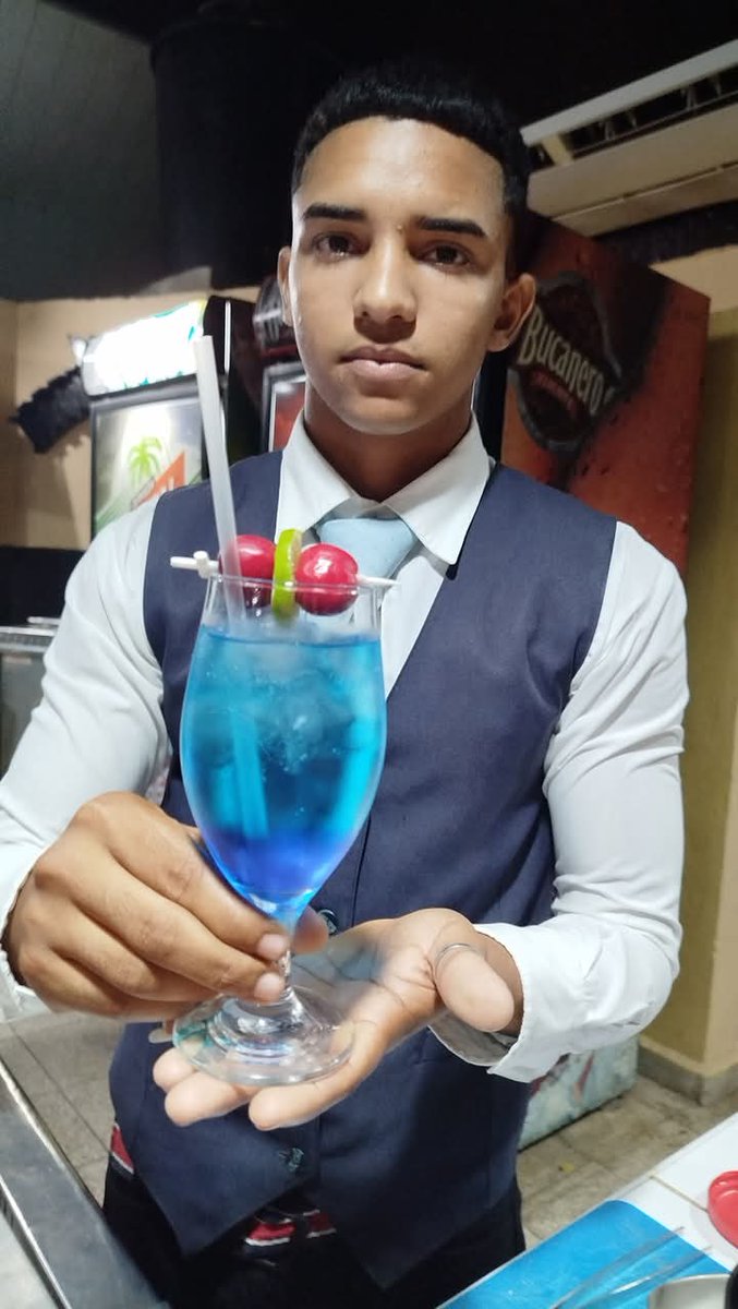 Variedad de sabores y colores podrás disfrutar durante este verano con #Palmares. El Destino eres Tú.
Innovación y sostenibilidad en el arte de la coctelería.
La invitación está hecha. 
#SiempreJoven.
#ElDestinoEresTú
#Cubasol