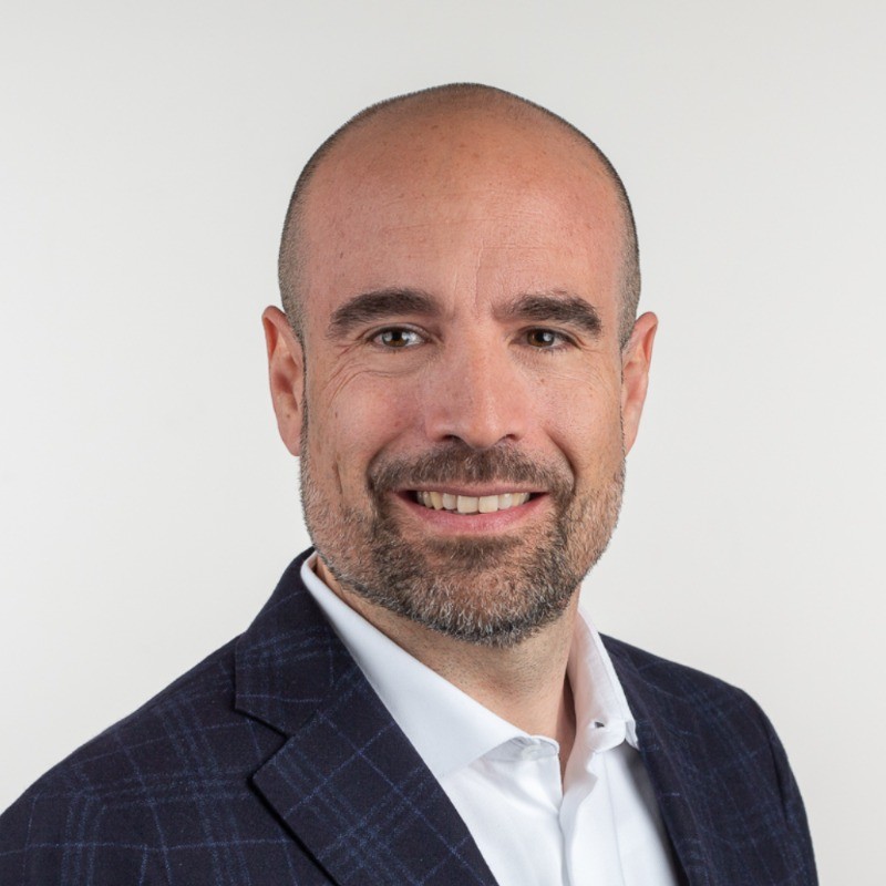 emba_uzh's tweet image. Unser Alumnus Luca Randolfi ist neu Vorsitzender der Bankleitung der Raiffeisenbank Züri Unterland.
Herzliche Gratulation lieber Luca und gutes Gelingen!
ow.ly/Q96m50WfTZ7
#UZH #EMBA #ExecutiveEducation #ExecutiveMBA #AlumniSuccessStories #RaiffeisenGruppe