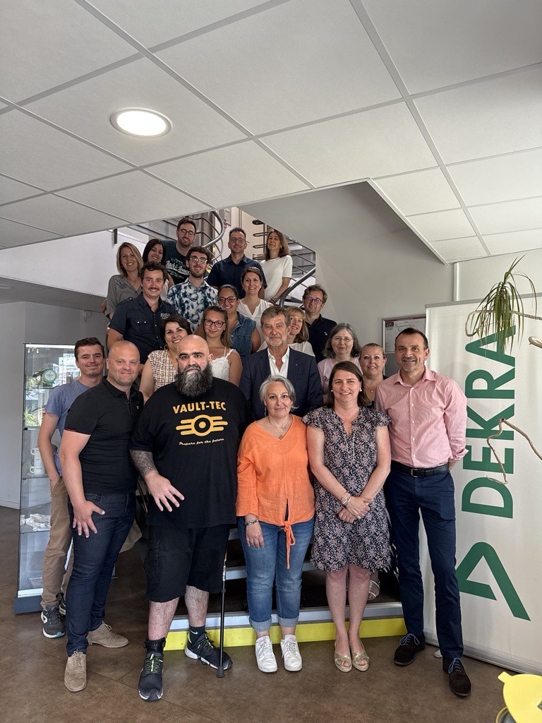 Cap sur #Bordeaux ! 🚀
 
GeorgesBalzer, DG DEKRA Industrial, a visité nos équipes pour partager l’actu DEKRA &amp; échanger sur efficacité. 

Merci aux équipes commerce, ordonnancement, contrats, facturation &amp; GPM pour leur accueil 👏 

Vers l’excellence ! 

#Sécurité #DEKRA