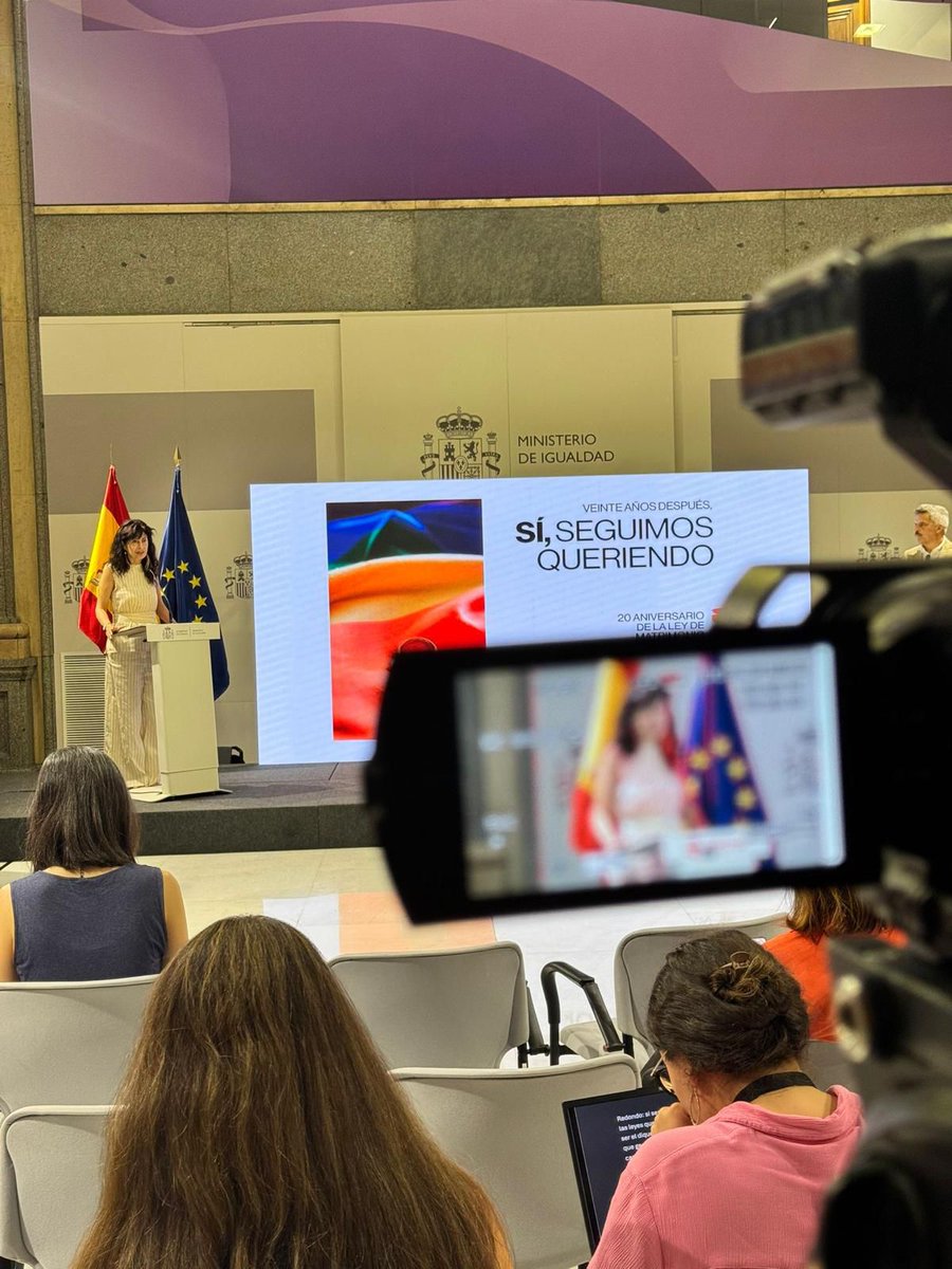 En AgoraNews gestionamos streaming, cámaras y sonido en el Aniversario de la Ley del Matrimonio Igualitario.

20 años celebrando el amor 🌈 #SíSeguimosQueriendo
Gracias por conectar y al Ministerio de Igualdad por confiar en nosotros.

#AgoraNews #ProducciónDeEventos