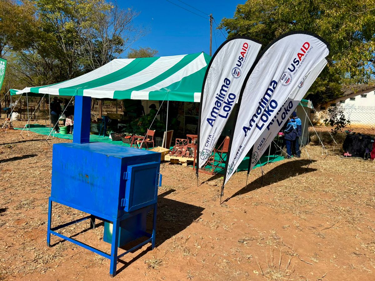 orapzenzele's tweet photo. ORAP teams from Amalima Loko & Schools Feeding Programme proudly exhibited at the #NkayiBusinessExpo on 19 June in @NkayiCenter .
Showcasing grassroots impact, building networks & amplifying local solutions. These platforms matter! 💪🌾🍽️
#ORAP #CommunityLed #Nutrition https://t.co/ltFtY6kayH