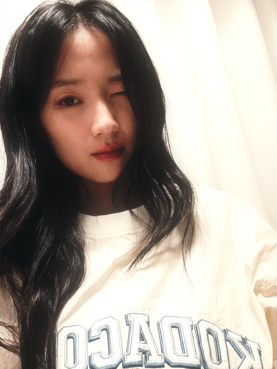 𝐡𝐲𝐞𝐬 (@ilovhyes) on Twitter photo 