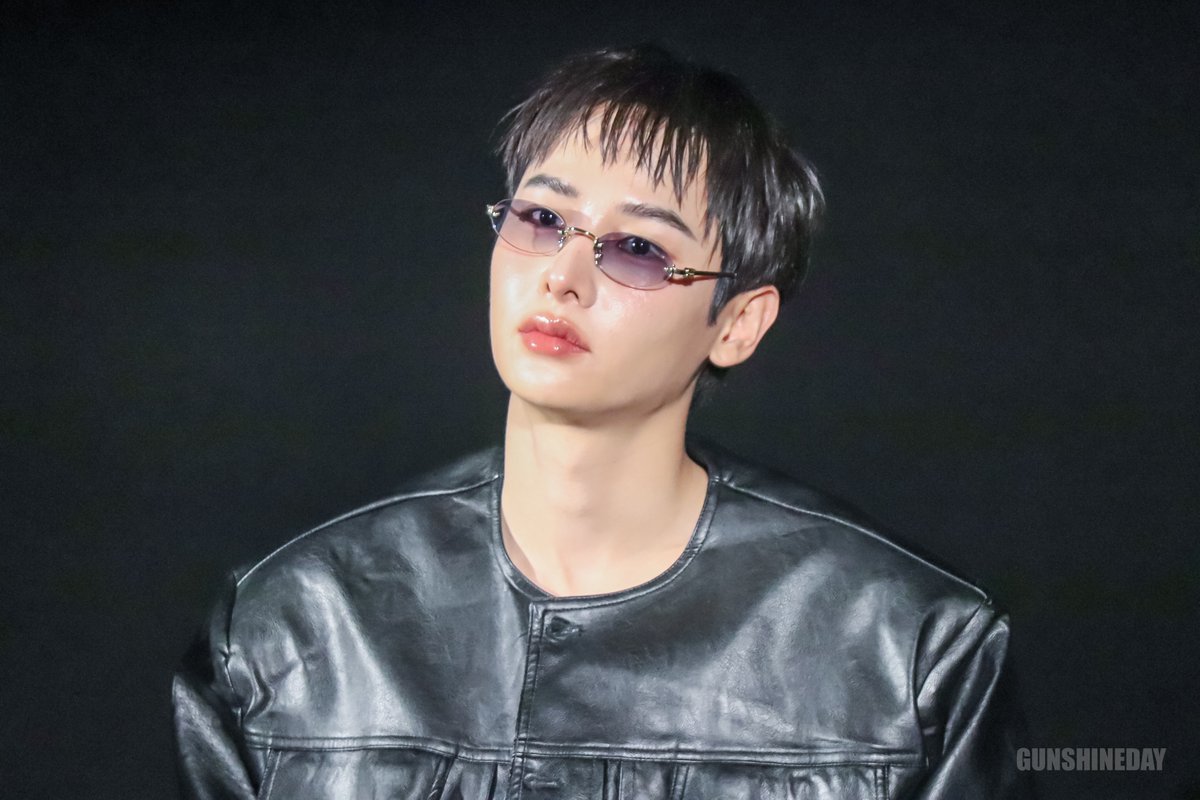 อันนี้พี่อรรถ คนเท่ห์แหละ ใช่เลยแหละ 

<a href="/AtthaphanP/">ATTHAPHAN PHUNSAWAT</a>
#LeapDaySeriesFinalEP
#กันอรรถพันธ์ #GunAtthaphan