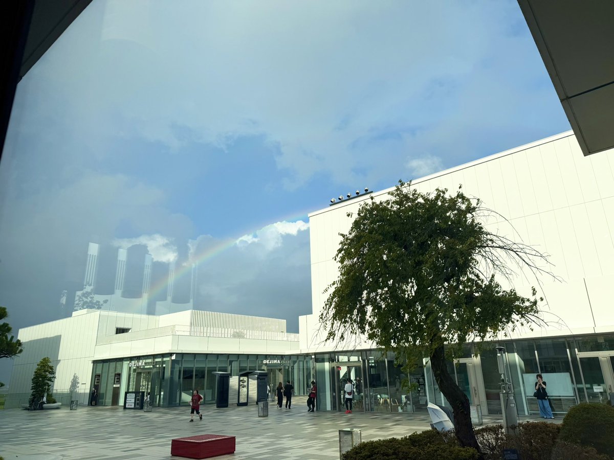 tanoshi_toshi's tweet photo. 羽田最終日❗️
虹がかかった🌈

#HYDE
#HYDEINSIDE
#HYDEINSIDELIVE2025WORLDTOUR
#羽田４日目
#ZeppHaneda https://t.co/IBXvkV915l