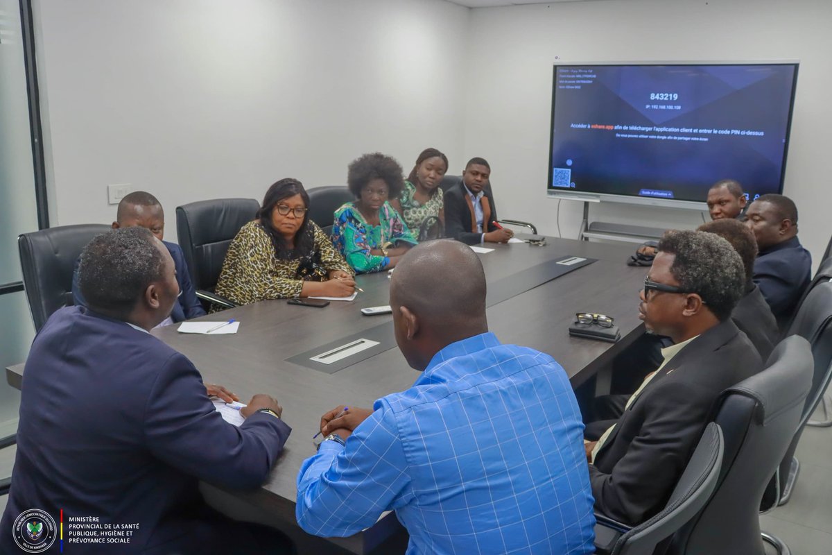 GongoPatricien's tweet photo. LANCEMENT IMMINENT DE LA MUTUELLE DE SANTÉ DE LA VILLE DE KINSHASA

Bientôt, grâce à la Mutuelle de Santé de Kinshasa, la santé ne sera plus un luxe, mais un droit effectif pour tous.

Dans le cadre de notre engagement constant à améliorer les conditions de vie des Kinois, nous avons présidé une importante réunion préparatoire avec les Médecins Directeurs des établissements de santé de la capitale. Cette rencontre marque une étape décisive dans le processus de mise en œuvre de la Mutuelle de Santé de la Ville de Kinshasa, un projet novateur, socialement responsable et profondément humain.

Objectif : garantir à chaque citoyen, sans distinction, un accès durable à des soins de qualité à un coût accessible.

Au cœur des échanges,
La viabilisation des structures sanitaires de la ville, condition indispensable pour assurer une prise en charge efficace des futurs membres de la Mutuelle ;

L’amélioration de la gouvernance sanitaire de proximité, à travers une synergie renforcée entre les autorités sanitaires et les responsables médicaux ;

L’adoption de mesures concrètes visant à moderniser l’accueil, l’offre de soins, et les mécanismes de remboursement dans les établissements de santé.

Ce projet d’envergure est l’illustration parfaite d’une gouvernance tournée vers l’humain, centrée sur l’équité et la dignité. Il traduit notre volonté ferme de bâtir un système de santé solidaire, dans lequel chaque Kinois, quel que soit son statut, peut se soigner dans des conditions décentes.

Nous saluons l’engagement et le professionnalisme des Médecins Directeurs qui accompagnent cette dynamique, et réaffirmons notre détermination à faire de la santé pour tous une réalité palpable, ici même, à Kinshasa.

#ministredupeuple #sante #hygeine #PrevoyanceSociale