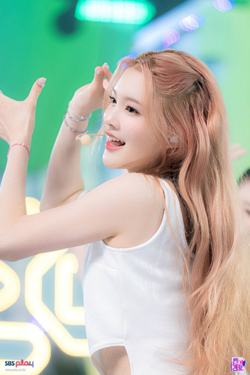 250622 인기가요 현장포토 #에이나 🍏

🔗 m.programs.sbs.co.kr/enter/gayo/vis…