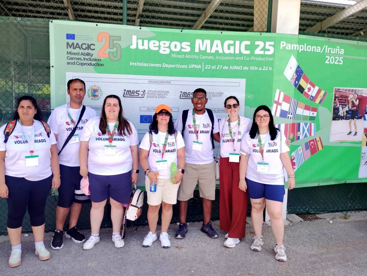 🏉 ¡Pamplona está viviendo un evento deportivo histórico! Estos días acogemos el #IMART2025 con 1.200 deportistas.
Colaboran más de 70 voluntarios/as de TASUBINSA esta semana. Mucho trabajo por hacer con una gran sonrisa, a pesar del calor! ☀️💪
#RugbyInclusivo #Voluntariado