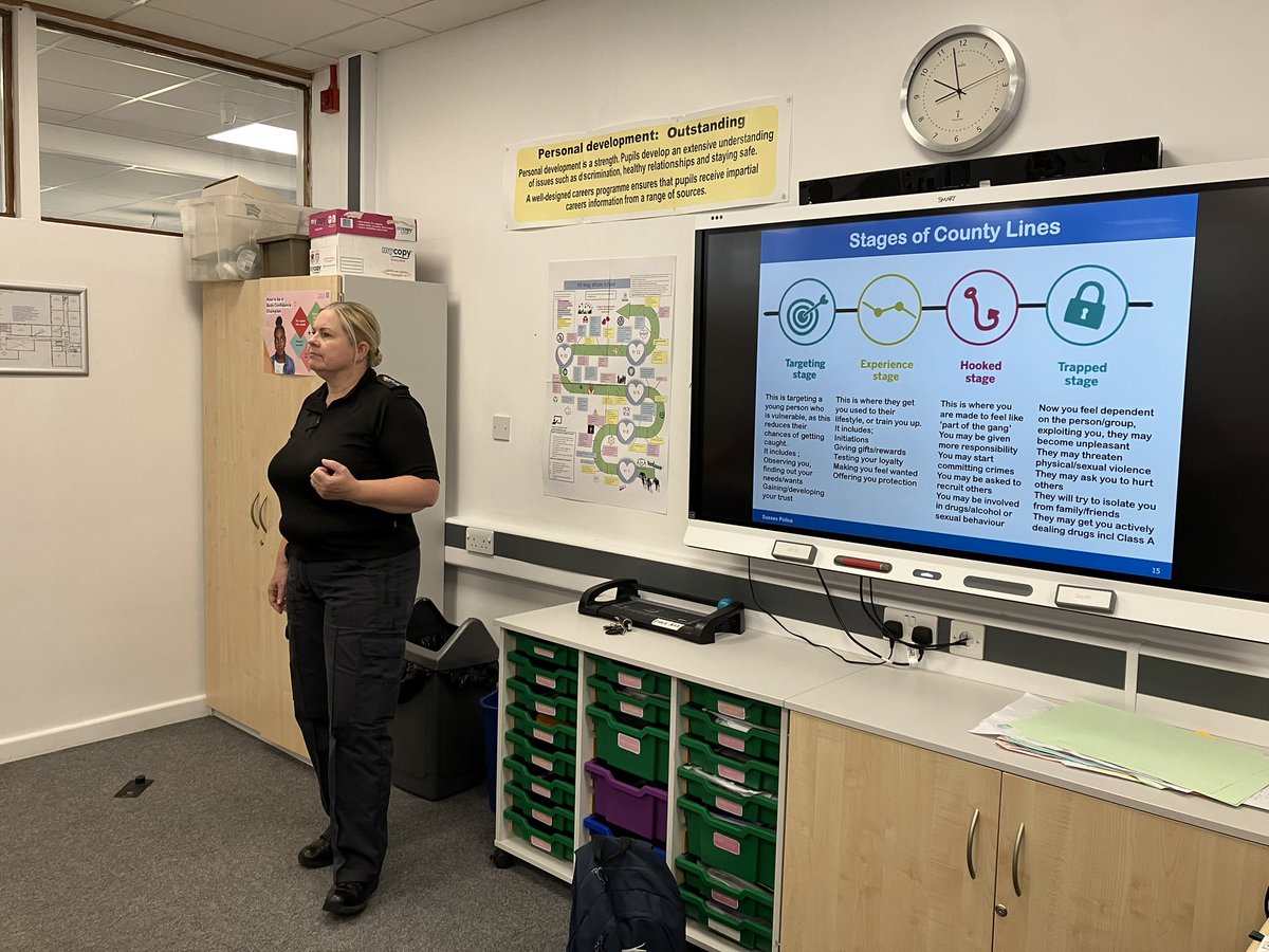 #MillaisYear9 all receive a lesson from PC Sally Scott this month during #MillaisPersonalDevelopment where they learn the risks around coercive friendships and exploitation #SussexPolice #MillaisRespect #MillaisIntegrity