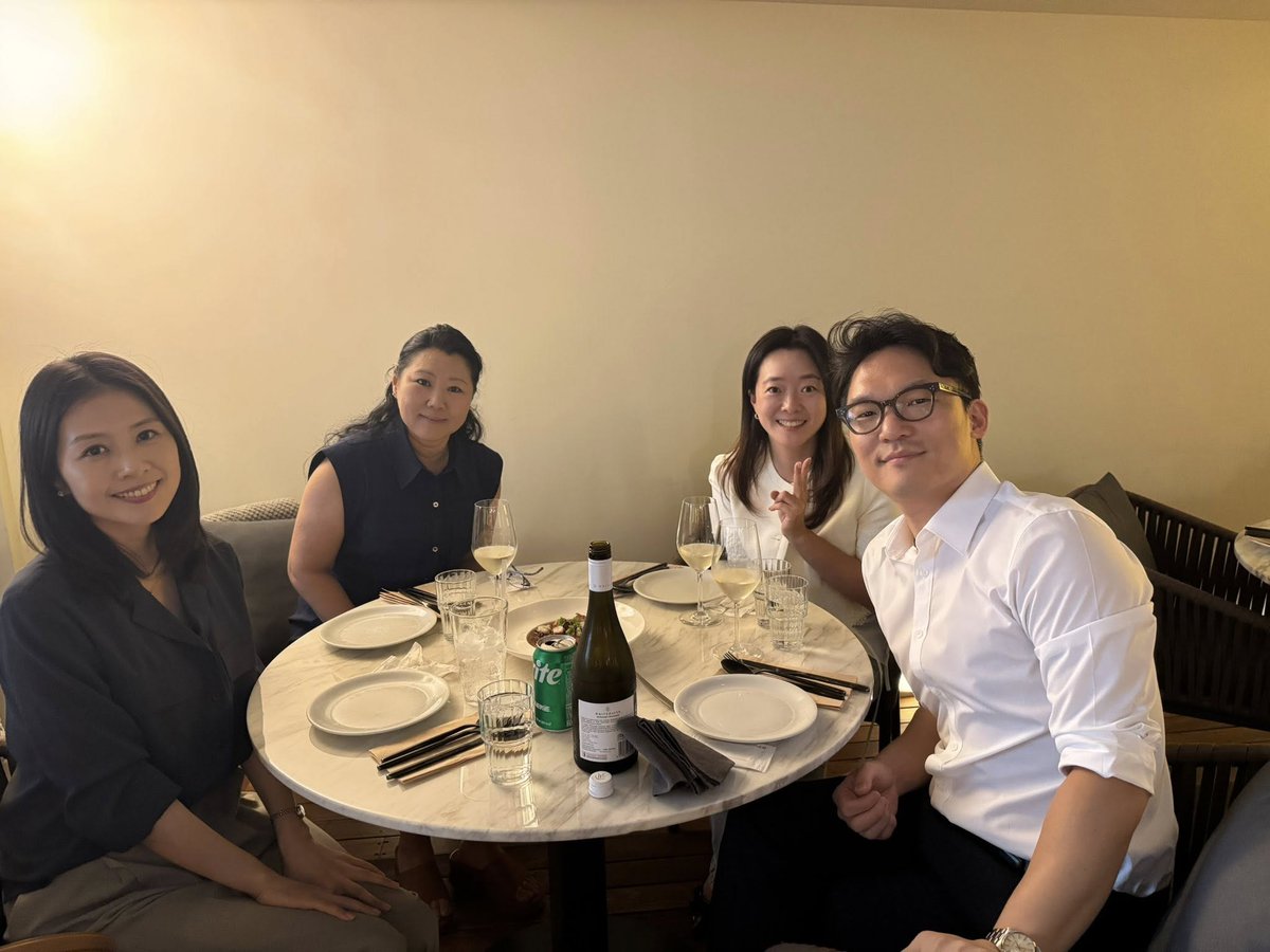 Pre #PMRC2025, so lovely to have dinner with <a href="/miyeon_song/">Miyeon Song</a> (Chung-Ang University) and former <a href="/on_puba/">On PUBA</a> faculty Tae Hee Kim (Seoul National University of Science and Technology) and <a href="/david_lee211/">David Lee</a> (<a href="/EwhaWomansUniv/">이화여자대학교</a>) .