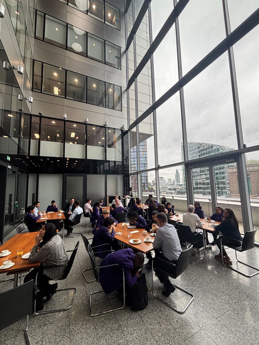 BridgeAcademyE2's tweet image. Our Y7 and Y8 Reading and Maths Clubs marked the end of another fantastic year with a celebratory event at UBS with our wonderful volunteers. A big thank you to all the students and staff involved in this project.