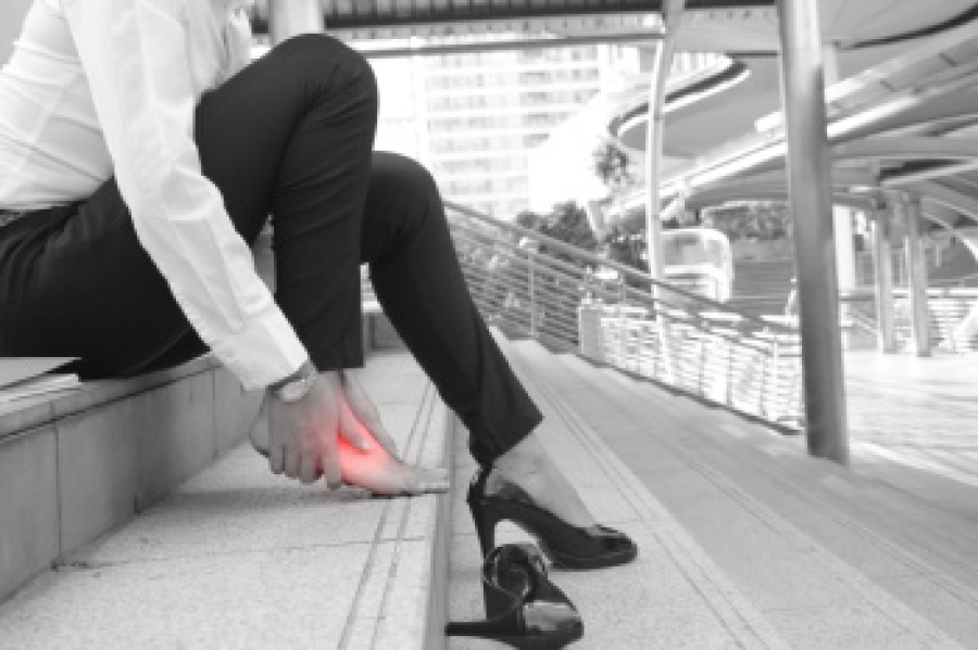 PodiatryCenter_'s tweet photo. How High Heels Affect Foot Health https://t.co/bng8Xut1cm https://t.co/dqR4ElAA5l