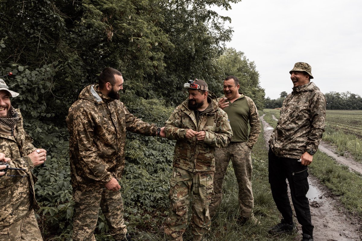 1stmaysalt's tweet image. На фото – пілоти 2 роти батальйону безпілотних систем моєї бригади. Зараз вони виконують задачі під Покровськом, і їм треба гуму і ремонт авто, ремонт дрона і ретрік, загалом 150к.
Лайк-репост-ранкова кава сюди:
send.monobank.ua/jar/2WfpyPdipW