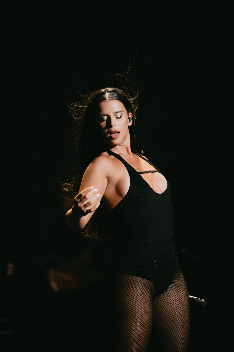 así se ve un concierto de <a href="/NathyPeluso/">Nathy Peluso</a> a través de mi cámara #grasatour ❤️‍🔥✨