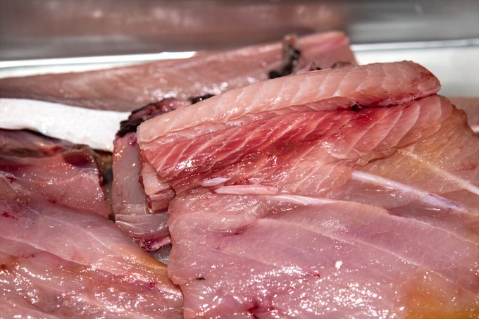 今日は
安売りのブリのアラを煮ている
約束された勝利 ぜったいうまい 